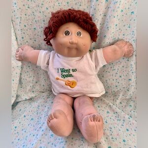 Vintage 80s Coleco Cabbage Patch Kids Doll 16” Brown/red Hair Tshirt Spain **